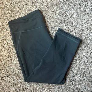 Capri Under Amour Leggings Size XL